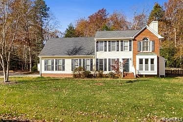 2nd image of 5808 Meadowood Ln