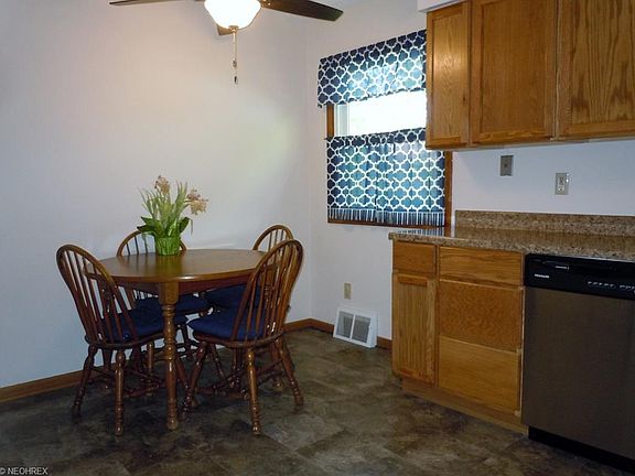3rd image of 21371 Carol Ave