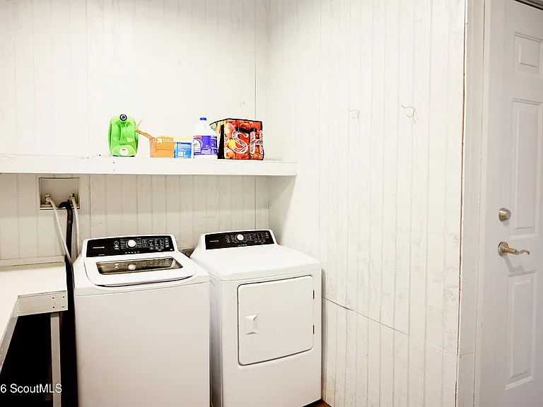 1093 Andreleau Point SE — Photo 3