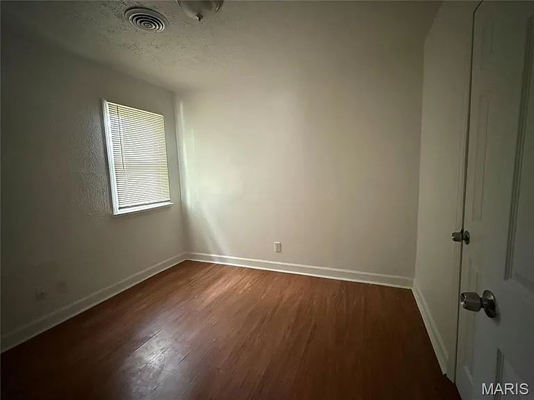 470 Mueller Ave — Photo 6