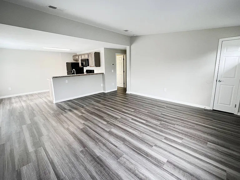 Woodhills Apartments — Photo 73