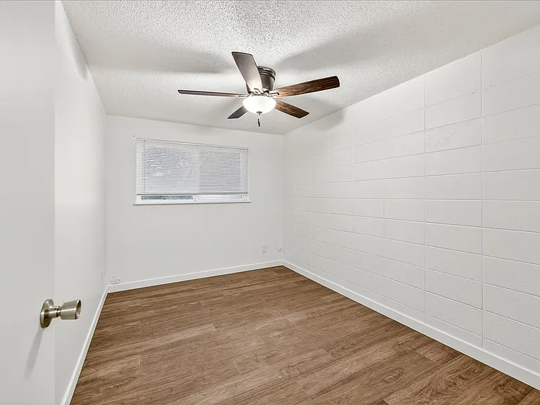 824 S Curtis Rd — Photo 11