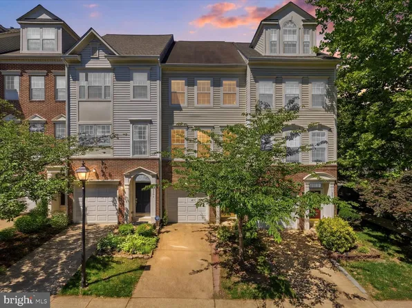5302 Chieftain Cir, Alexandria, VA 22312