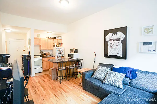 Rented by City Connections Realty | media 30