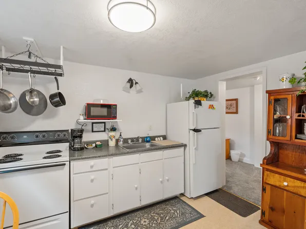 451 Broad St, Butte Falls, OR