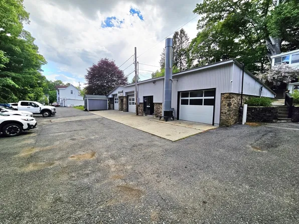 46 1/2 Old Sturbridge Rd, Southbridge, MA 01550