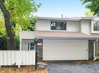 495 Sterling St S, Maplewood, MN 55119