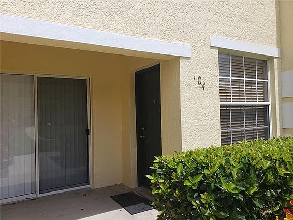 2nd image of 104 SW Peacock Blvd APT 3-104