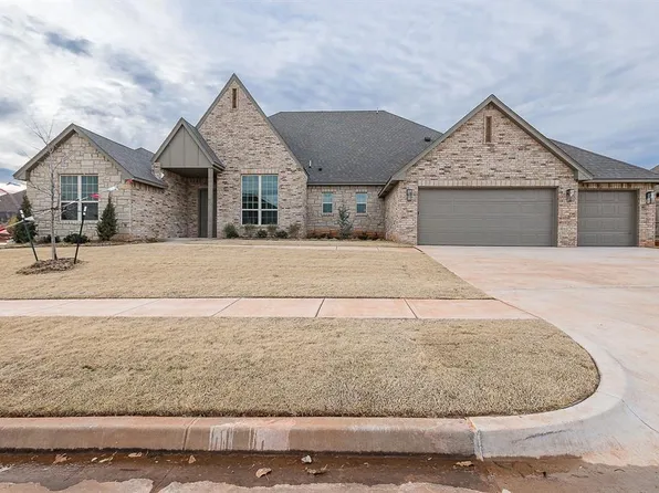 3025 Mackenzie Ave, Edmond, OK 73013