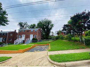 101 S Iris St, Alexandria, VA 22304