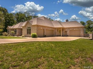 3840 Rooster Ridge Ln, Defiance, MO 63341