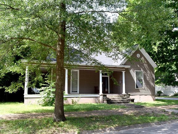 2nd image of 429 E College St