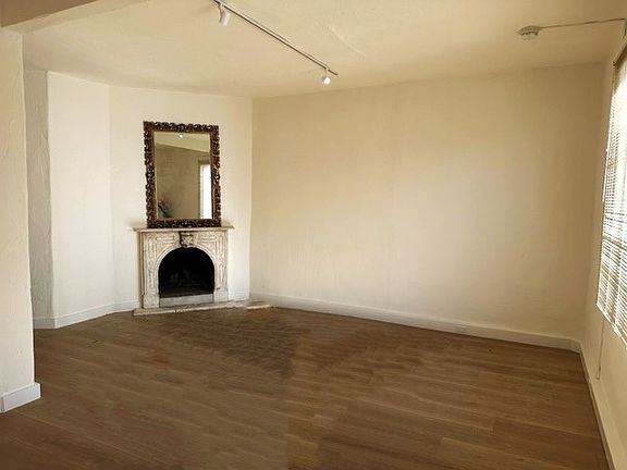 4th image of 360 Green St APT 4