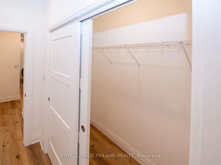 425 Dundas St #201 — Photo 12