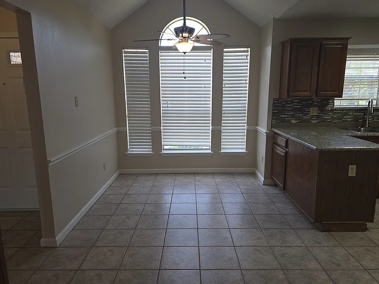2004 Island View Ct — Photo 5