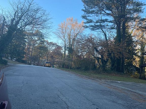 5th image of 513 Rockborough Ter