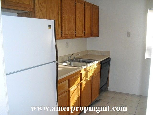 2nd image of 1527 Orlando Way