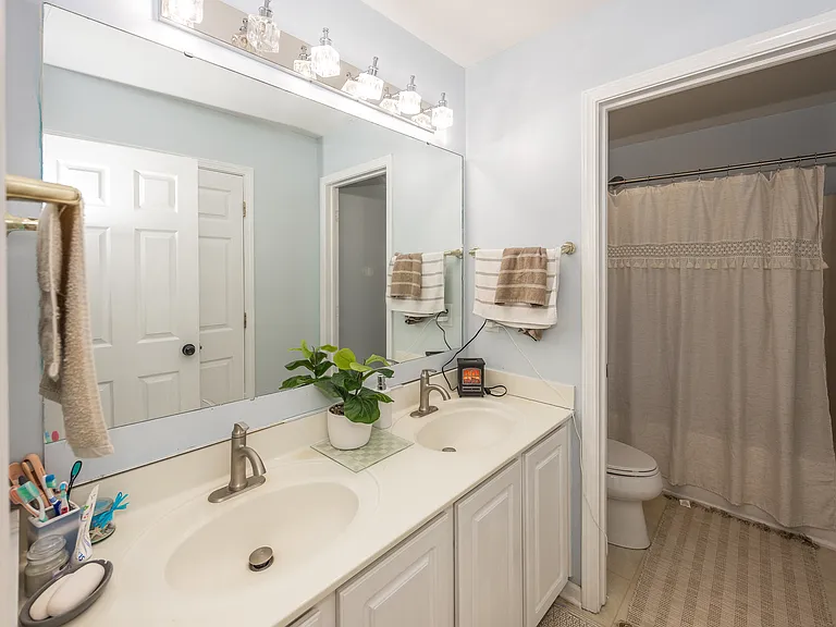 5889 Pebblestream Dr — Photo 23