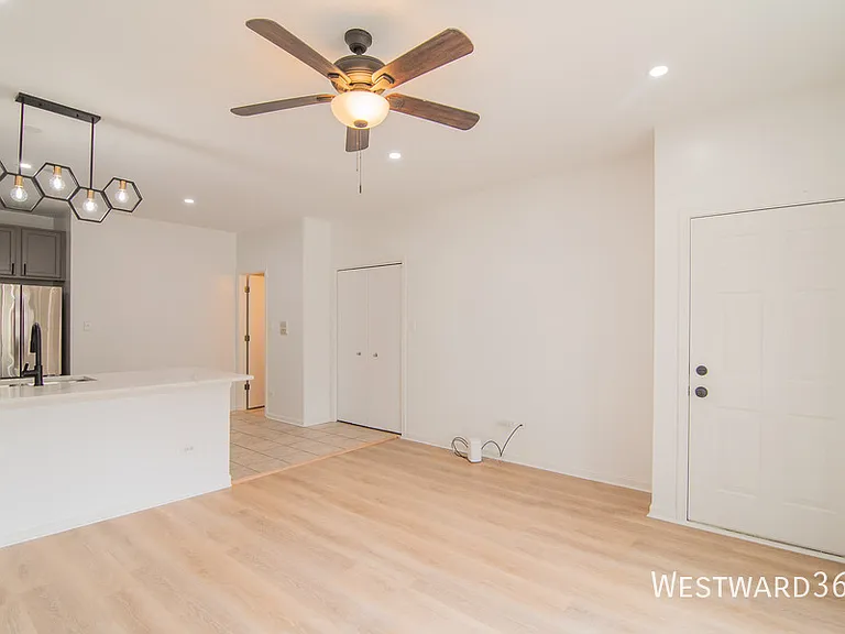 2534 W Harrison St #1 — Photo 6