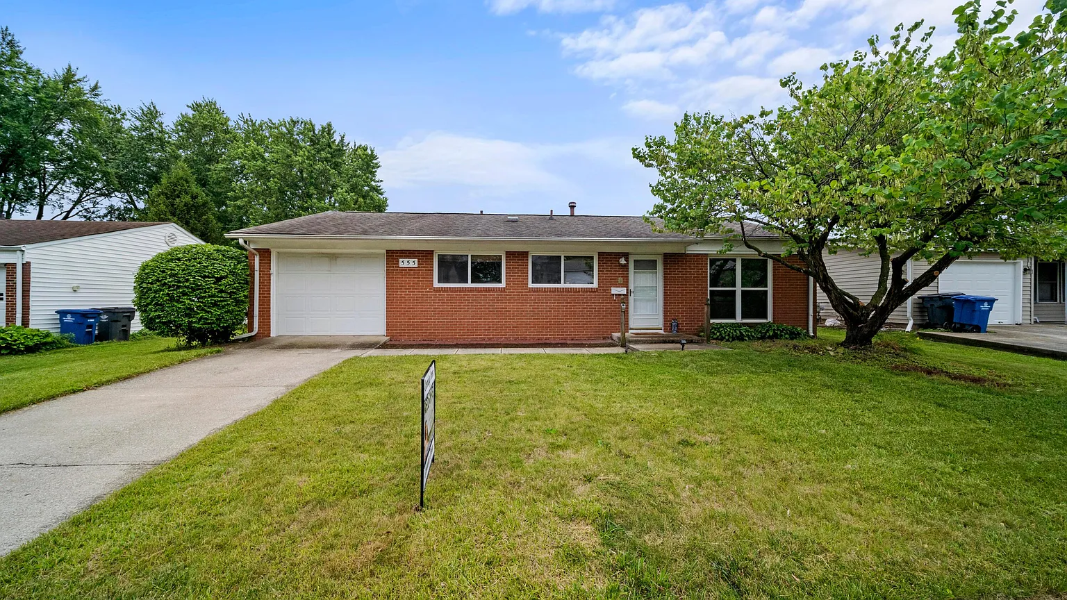 555 King George Ave photo 1