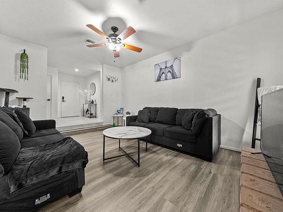 5th image of 3017 W 17th St