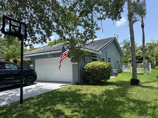 4 bed, 1990 sqft, $5,000 — Photo 2