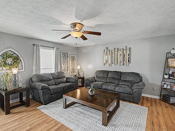 5th image of 583 Winchester Dr