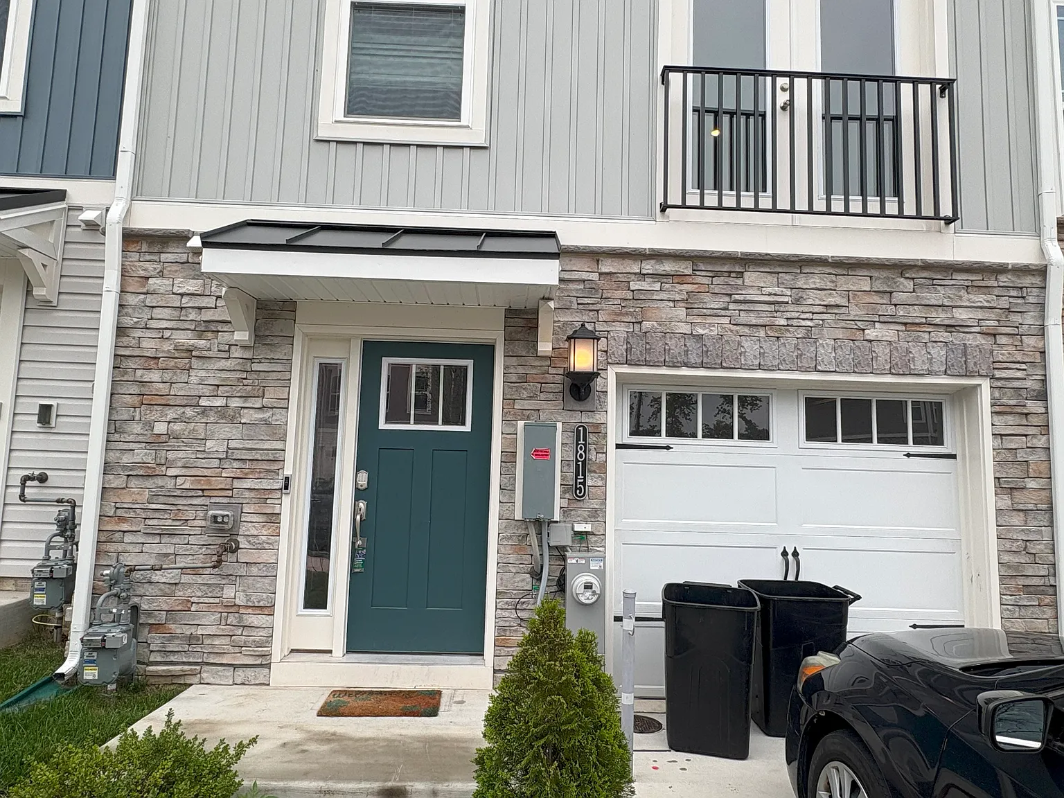 3 bed, 1800 sqft, $2,895 — Photo 2