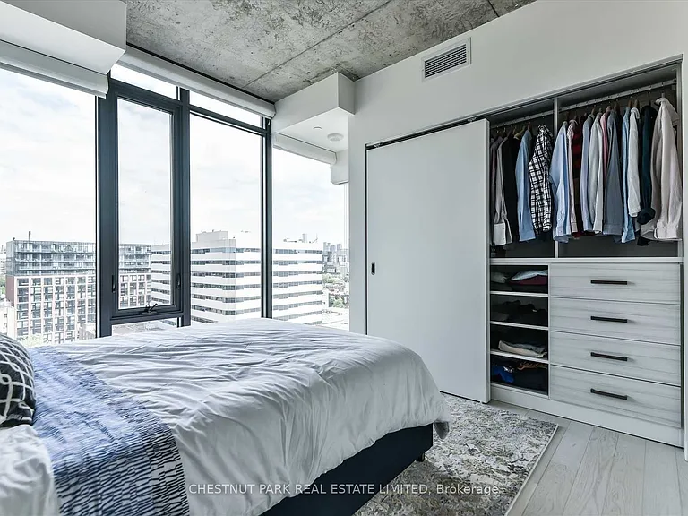 111 Bathurst St #908 — Photo 8
