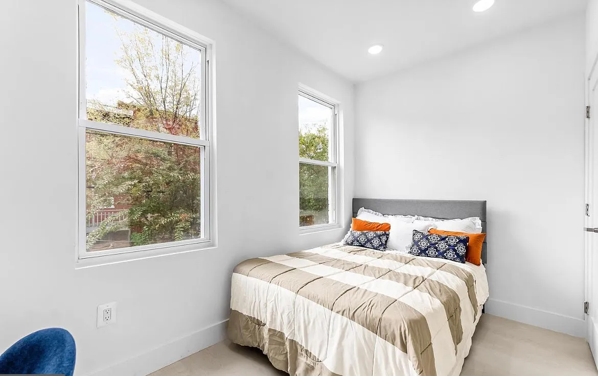 2 bed, 1.5 bath, 728 sqft, $4,200 — Photo 2