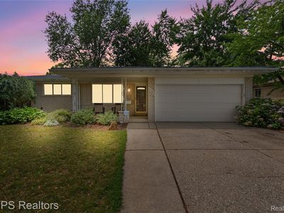 30343 Woodhouse Dr, Warren, MI, 48092