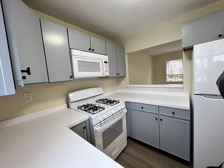 Kitchen angle2