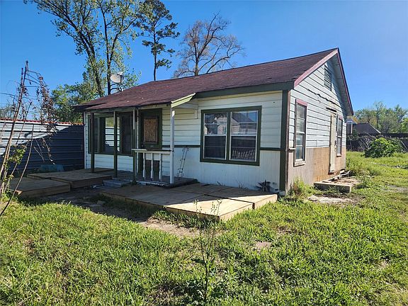 4th image of 19530 Dunbar Ave