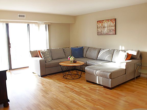 4th image of 7650 W Lawrence Ave Unit 312