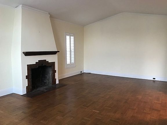 2nd image of 52 Pinehurst Way