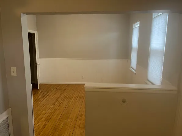 946 E Land Pl #2, Milwaukee, WI 53202