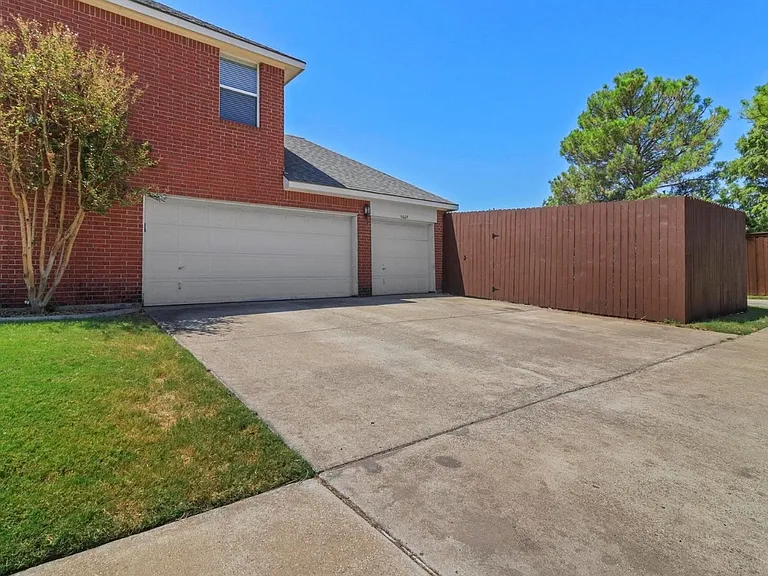 9669 Plains Cir — Photo 33