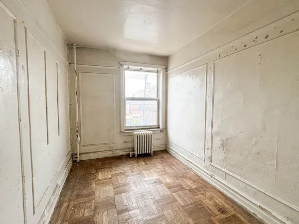 109-18 Lefferts Boulevard image 3 of 15