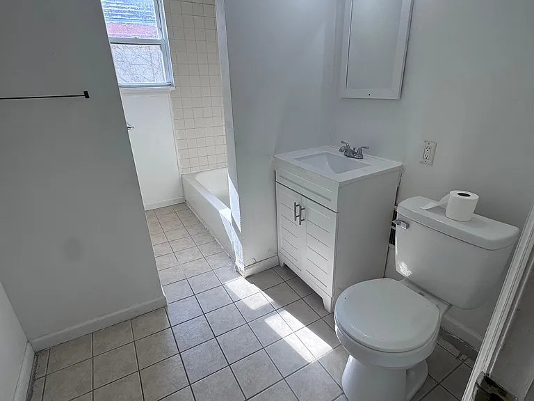 4 Gray St #2 — Photo 11