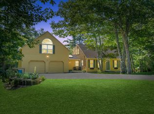 10 Collins Cir, Topsham, ME 04086