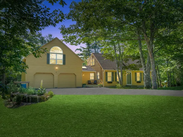 10 Collins Circle, Topsham, ME 04086