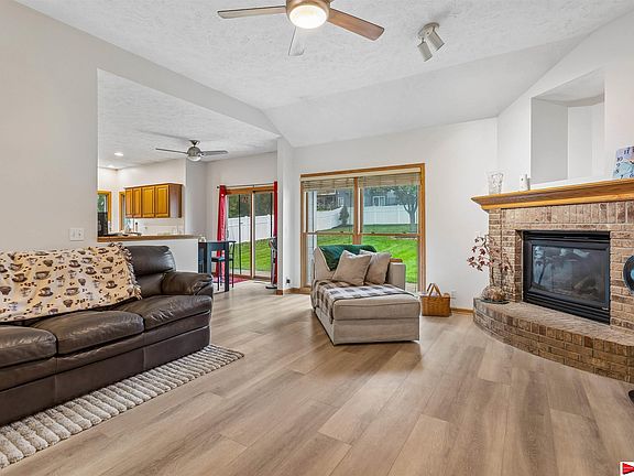 5th image of 271 S 199th St