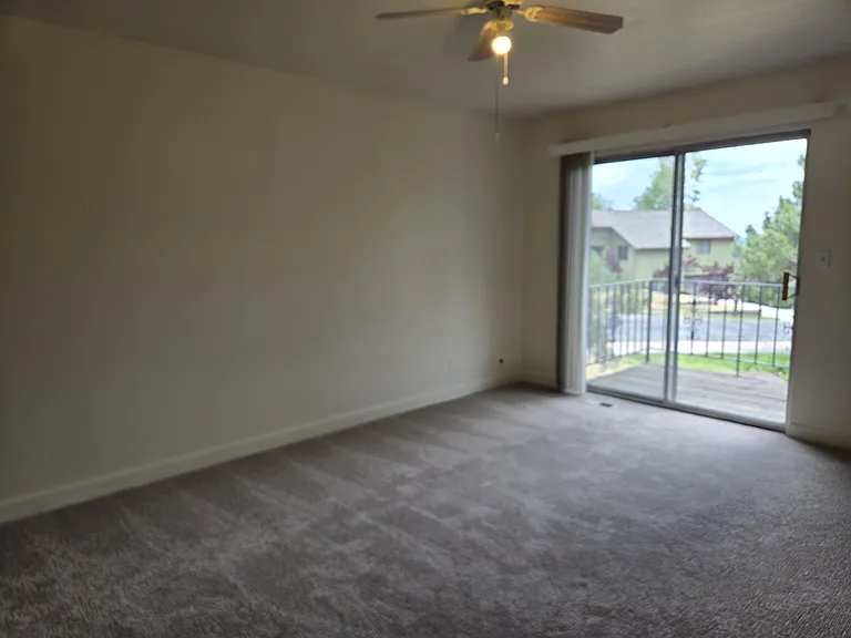 1967 E Parkridge Dr — Photo 11