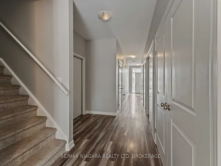 81 Grove St — Photo 4