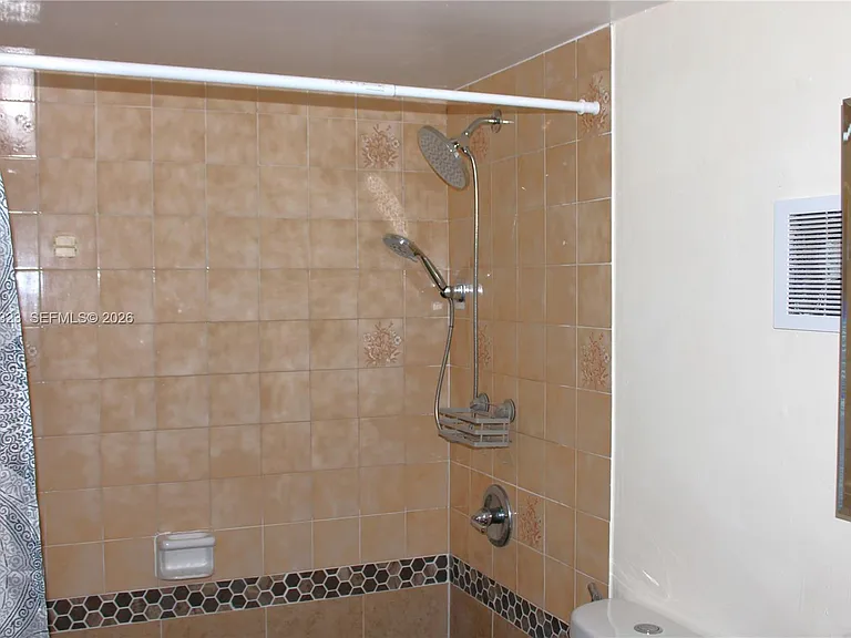 2260 W 55th St #2 — Photo 12
