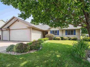 W6029 Zinnia Dr, APPLETON, WI 54915