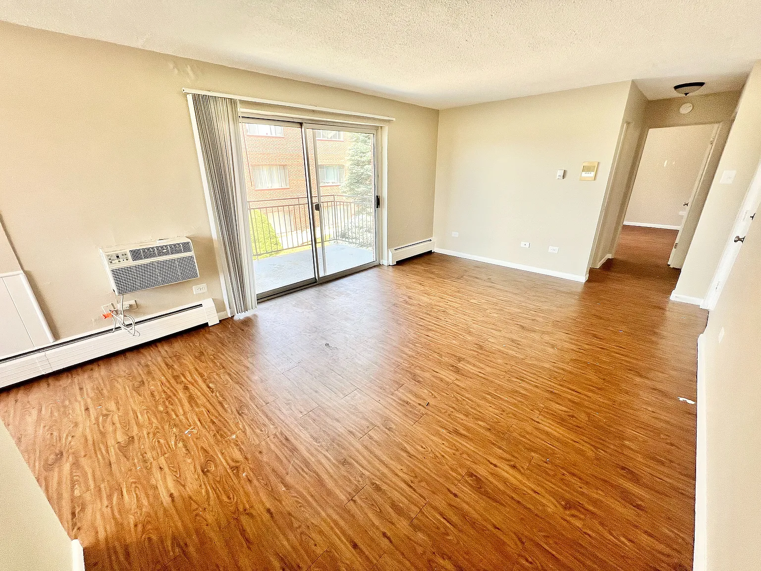 Bonneville Apts — Photo 2