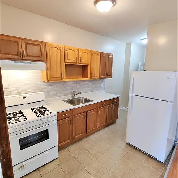 345 Legion St — Photo 1