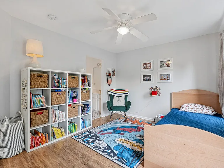20353 Bowfonds St — Photo 31
