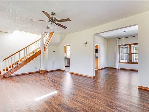 5th image of 304 S Willow St